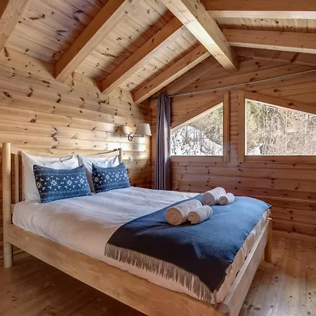 Newly Renovated Chalet Up To 12 Guests With Jacuzzi & Sauna *