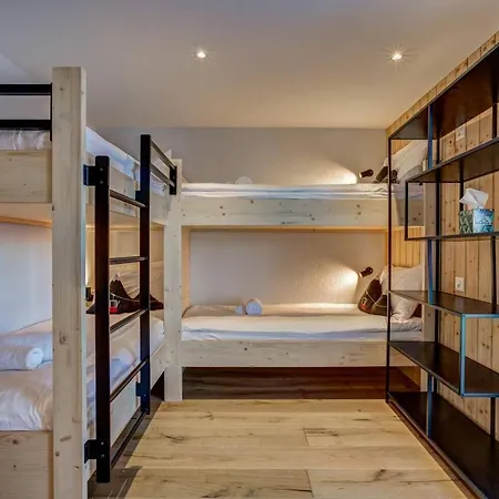 ヴィラ Newly Renovated Chalet Up To 12 Guests With Jacuzzi & Sauna