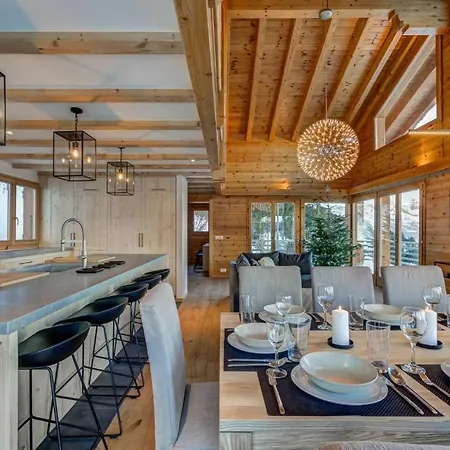 Newly Renovated Chalet Up To 12 Guests With Jacuzzi & Sauna ヴィラ