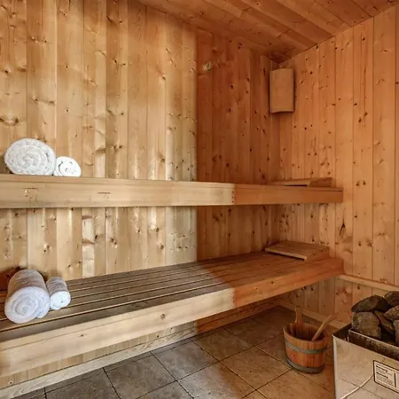 Newly Renovated Chalet Up To 12 Guests With Jacuzzi & Sauna ヴィラ *